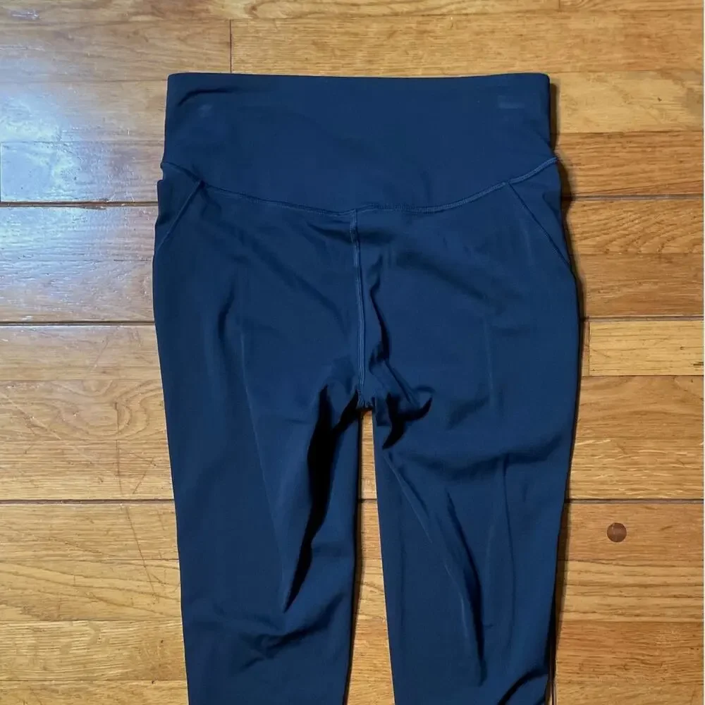 Lululemon Base Pace High-Rise Crop 23